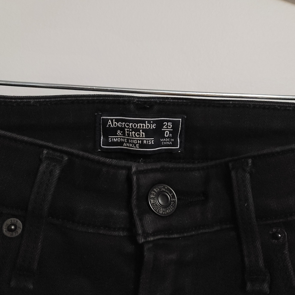A&F Black Ripped Jeans - Picture 3 of 5